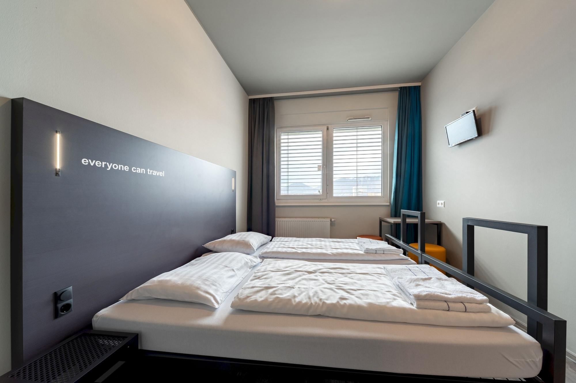 A&O Graz Hauptbahnhof Hostel Exterior photo
