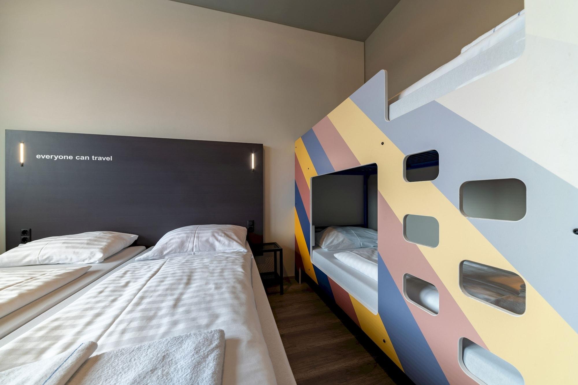 A&O Graz Hauptbahnhof Hostel Exterior photo