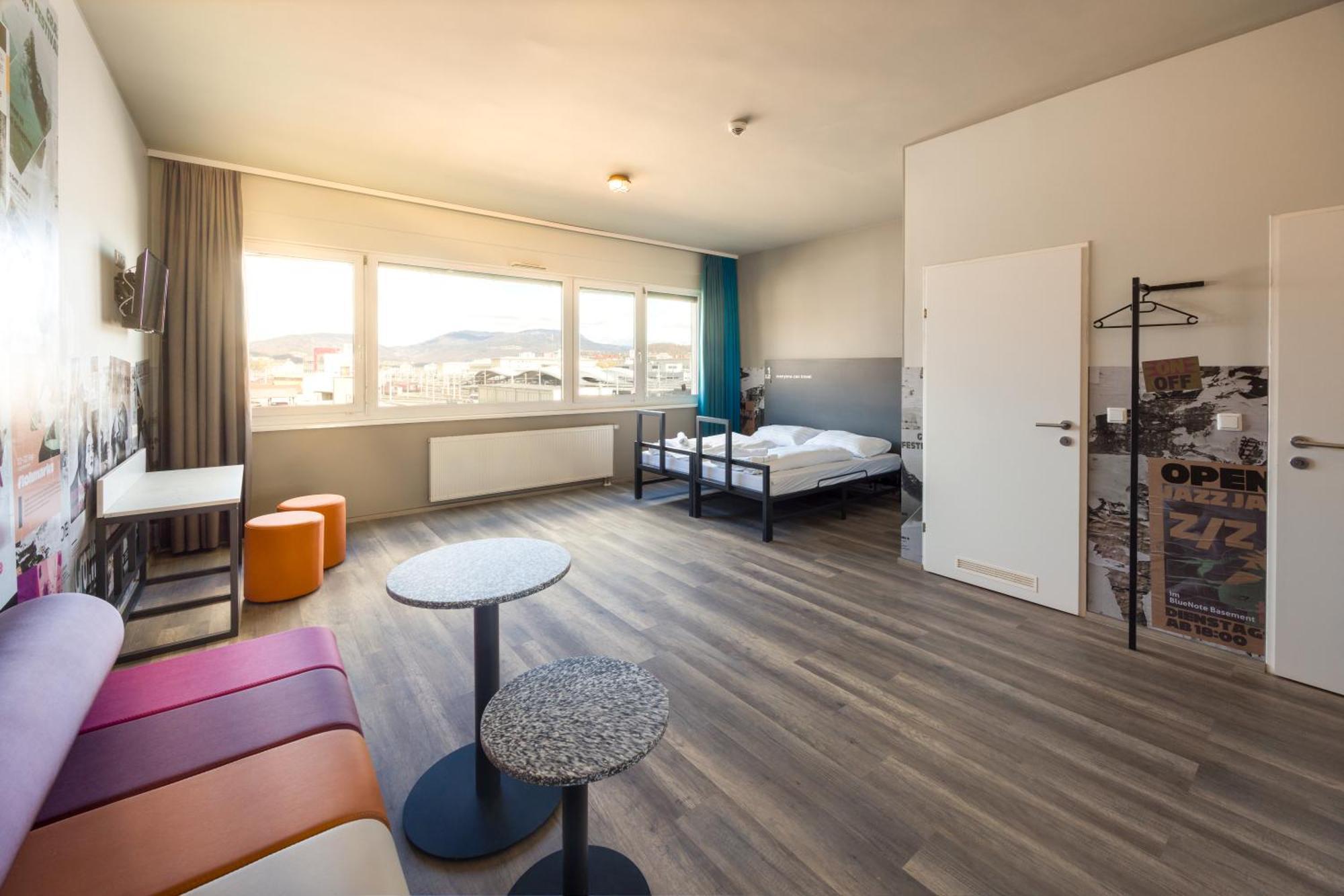 A&O Graz Hauptbahnhof Hostel Exterior photo